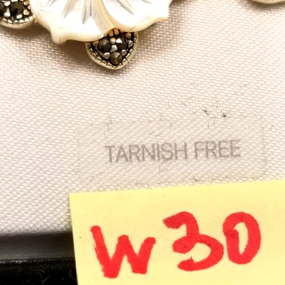 Sterling Silver Marcasite White MOP Hawaiian Hibiscus Plumeria Flower Necklace - Picture 9 of 11